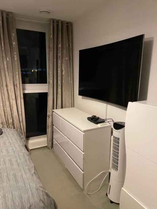 1 Bedroom Apartment Royal Docks Londyn Zewnętrze zdjęcie