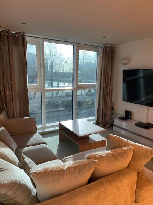 1 Bedroom Apartment Royal Docks Londyn Zewnętrze zdjęcie
